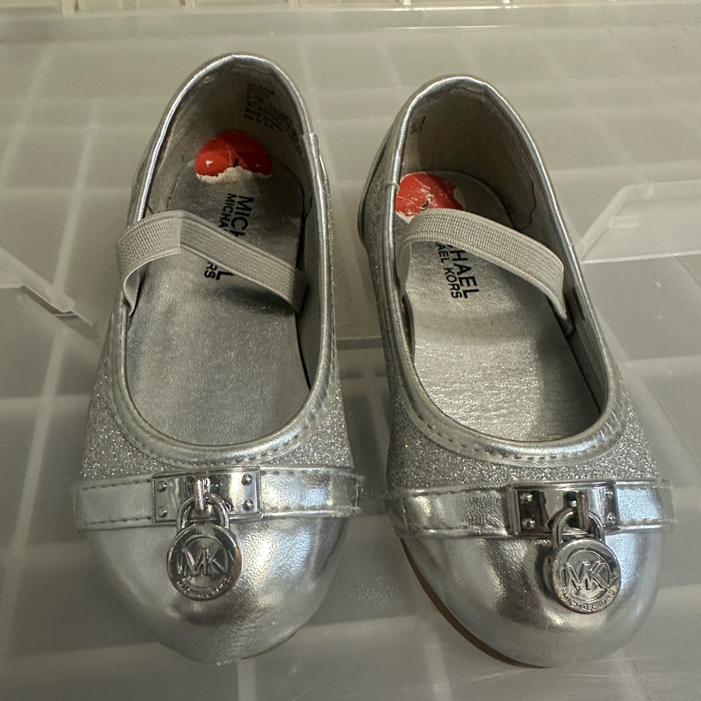 7C Michael Kors Shimmering Silver Kids Dress Shoes